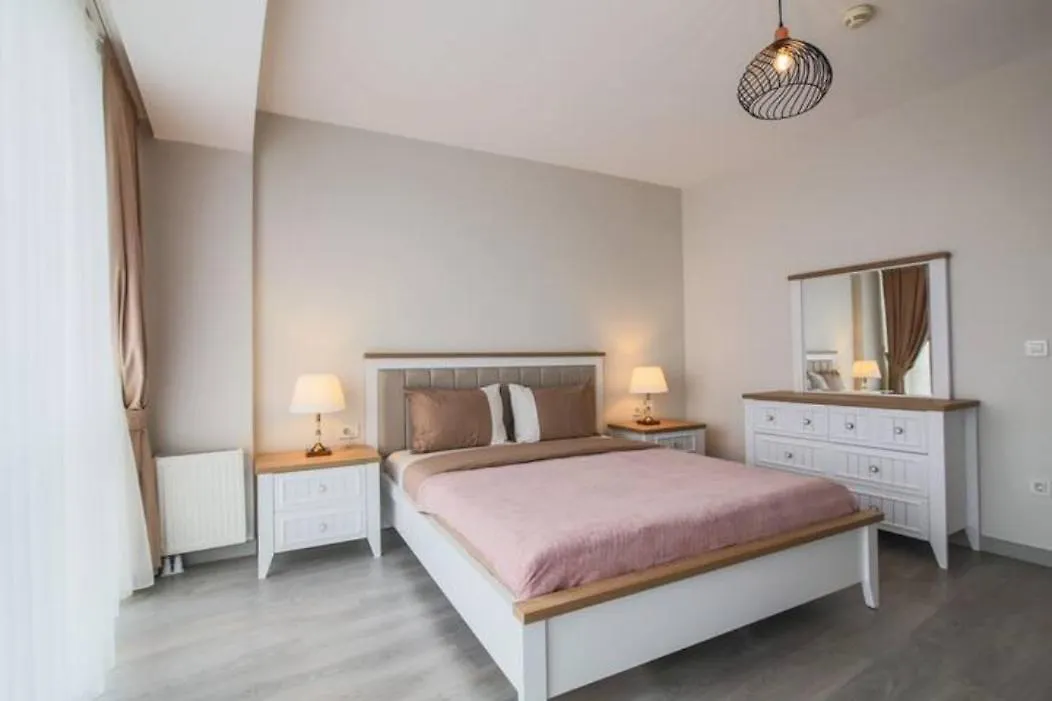 Residence 5 Etoiles 1+1 Avec Piscine Istanbul Apartment