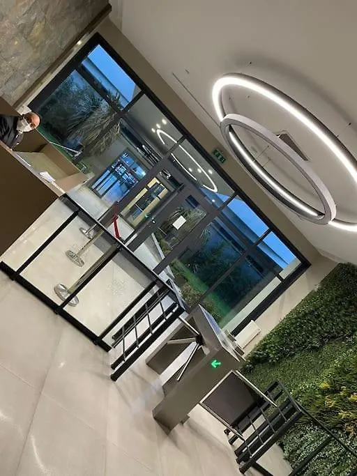 Residence 5 Etoiles 1+1 Avec Piscine Istanbul Apartment