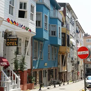 Tilas - In 19th Century Wooden Townhouse,kadikoy Istambul
