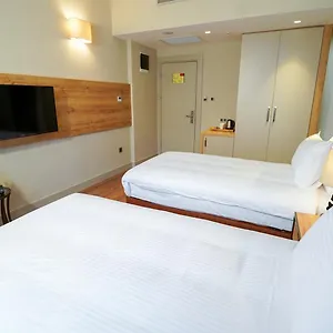 4* 호텔 그랜드 시르케지